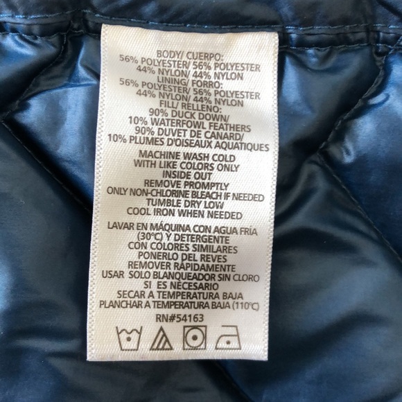 NWOT Calvin Klein Women’s Premium Down Zippered Vest with Headphone access, XL - Picture 11 of 11